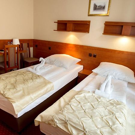 Hotel Zamek Chalupki Bagian luar foto