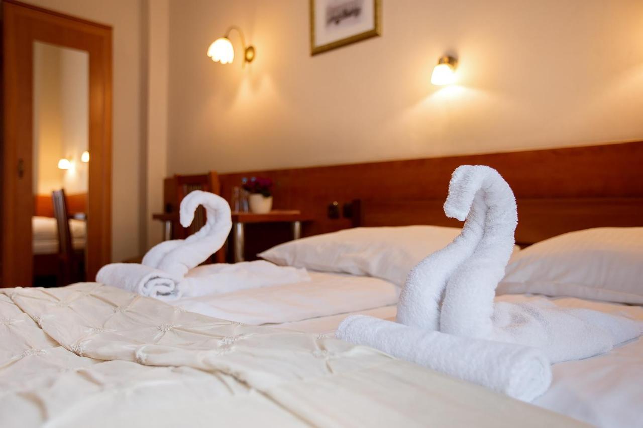 Hotel Zamek Chalupki Bagian luar foto