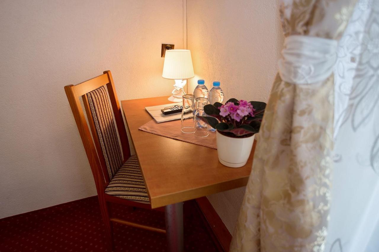 Hotel Zamek Chalupki Bagian luar foto