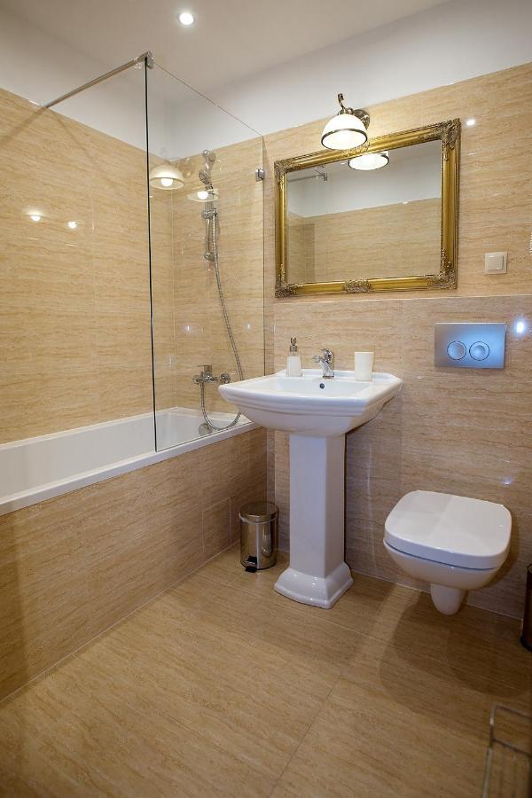 Hotel Zamek Chalupki Bagian luar foto