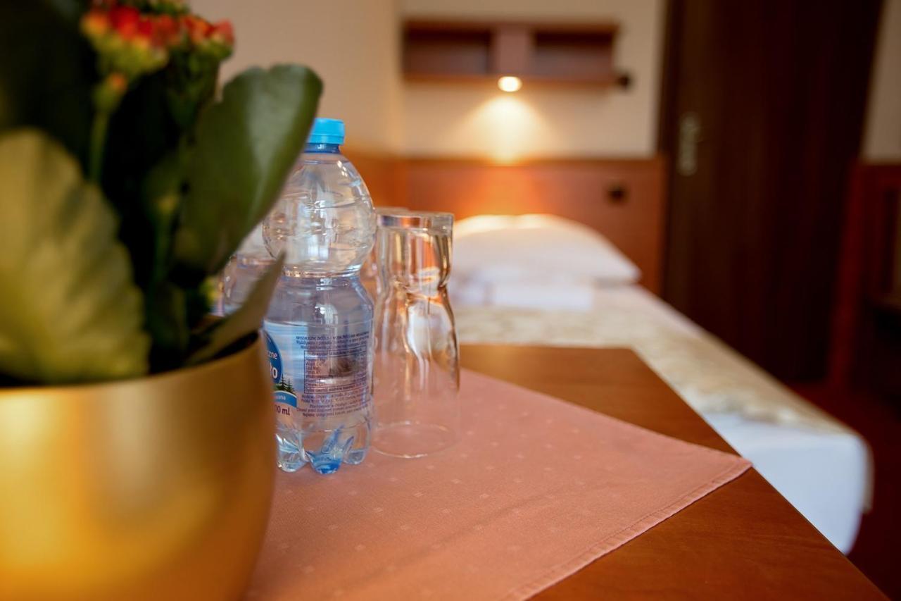 Hotel Zamek Chalupki Bagian luar foto