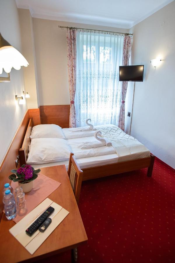 Hotel Zamek Chalupki Bagian luar foto