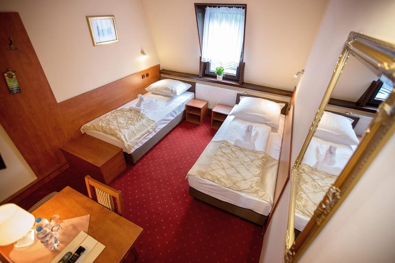 Hotel Zamek Chalupki Bagian luar foto