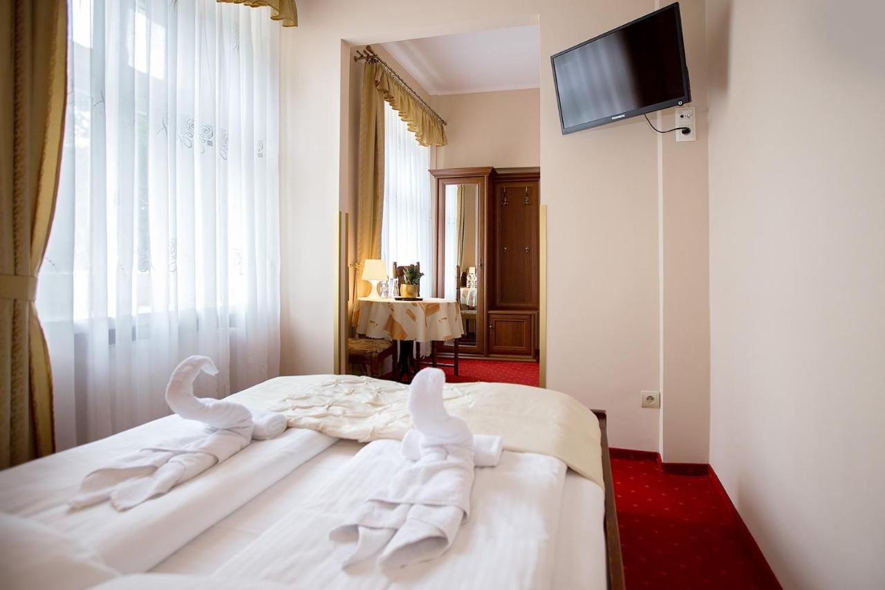 Hotel Zamek Chalupki Bagian luar foto