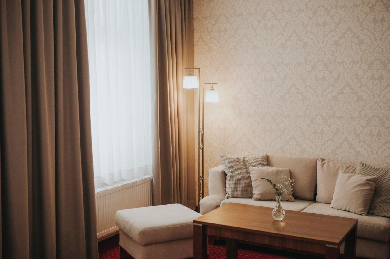 Hotel Zamek Chalupki Bagian luar foto