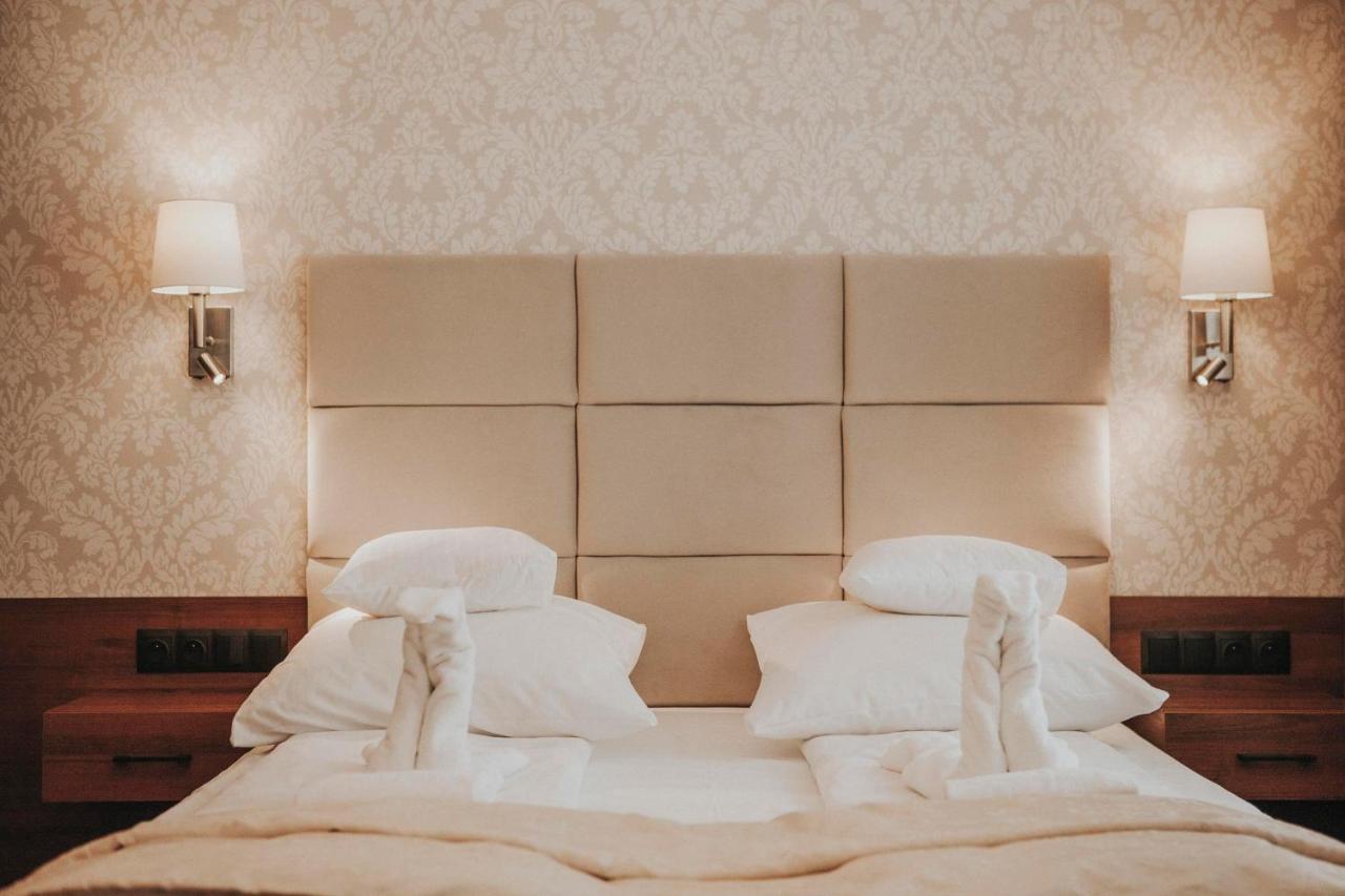 Hotel Zamek Chalupki Bagian luar foto