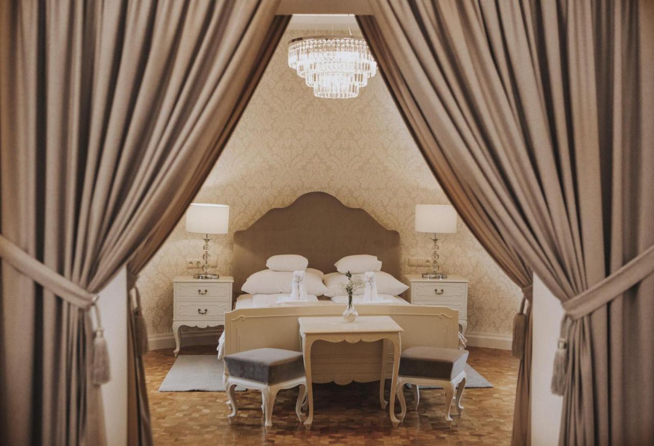Hotel Zamek Chalupki Bagian luar foto