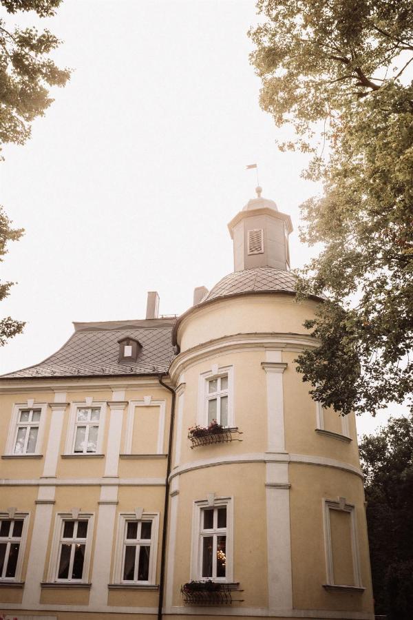 Hotel Zamek Chalupki Bagian luar foto
